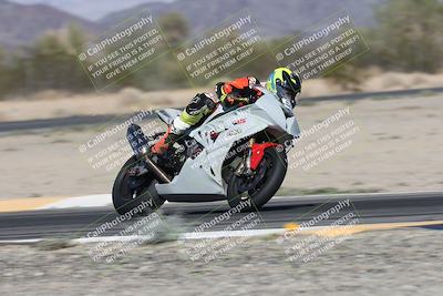 media/Oct-30-2025-Racers Edge (Thu) [[dabbdaf680]]/3-B Group/Session 5 (Turn 6)/